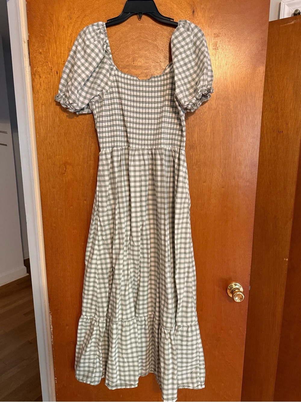 Universal Thread Green Gingham Maxi Dress with Puff Sleeves - Picture 4 of 4